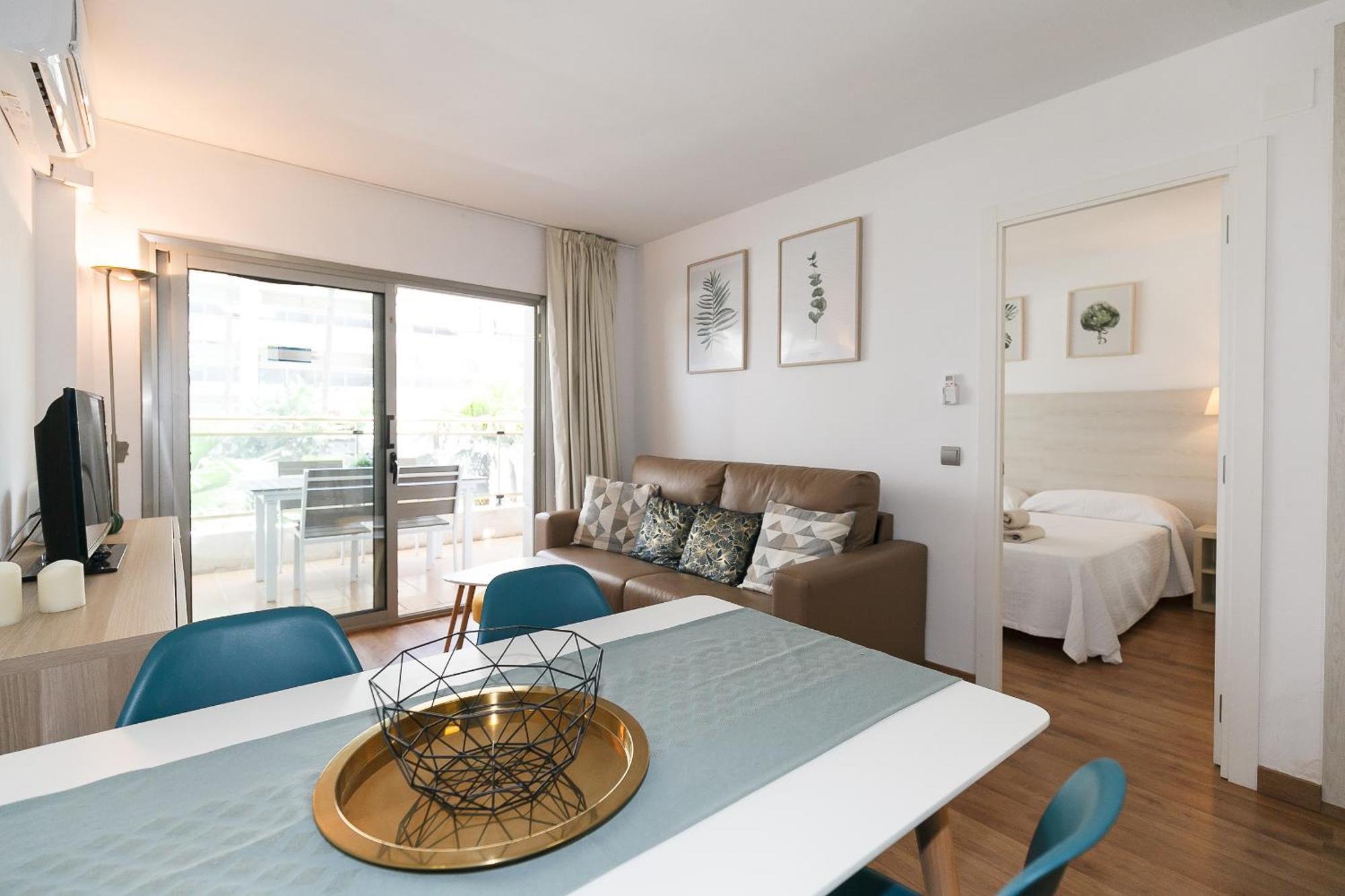 Uhc Michelangelo Apartments Salou Phòng bức ảnh